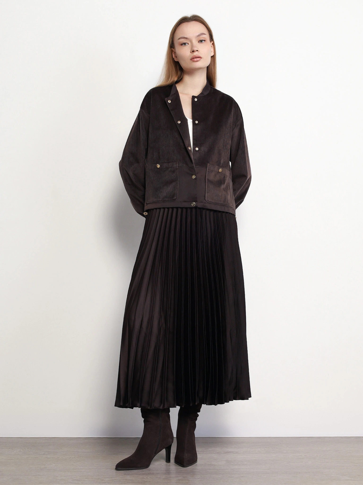 Жакет прямого кроя с кулиской по низу